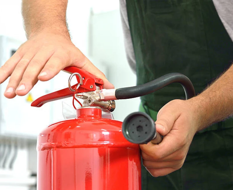 Manutenção de Extintores de Incêndio Manutenção de Extintores de Incêndio