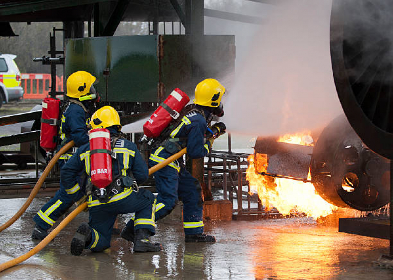 Curso de Brigada de Incêndio Sé - Treinamento de Brigada de Incêndio