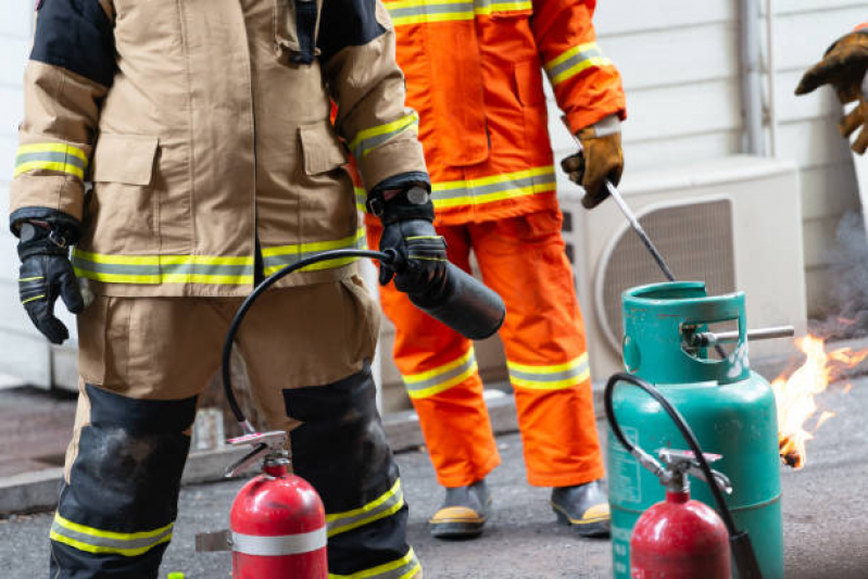 Onde Fazer Treinamento de Incêndio nas Empresas Jandira - Treinamento Brigada